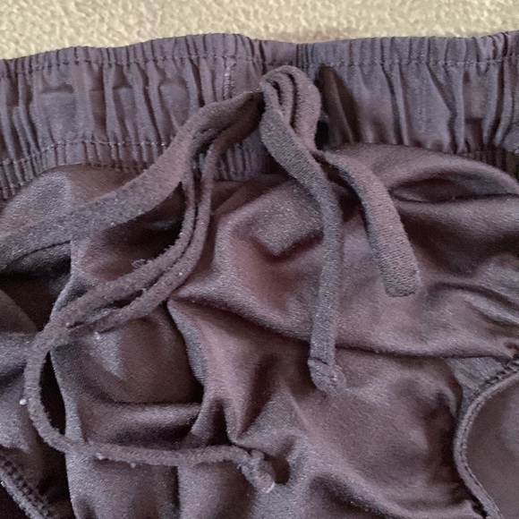 Athletic Works black swim shorts.  Elastic tie waist band.  Liner. Size 2XL - Picture 3 of 7